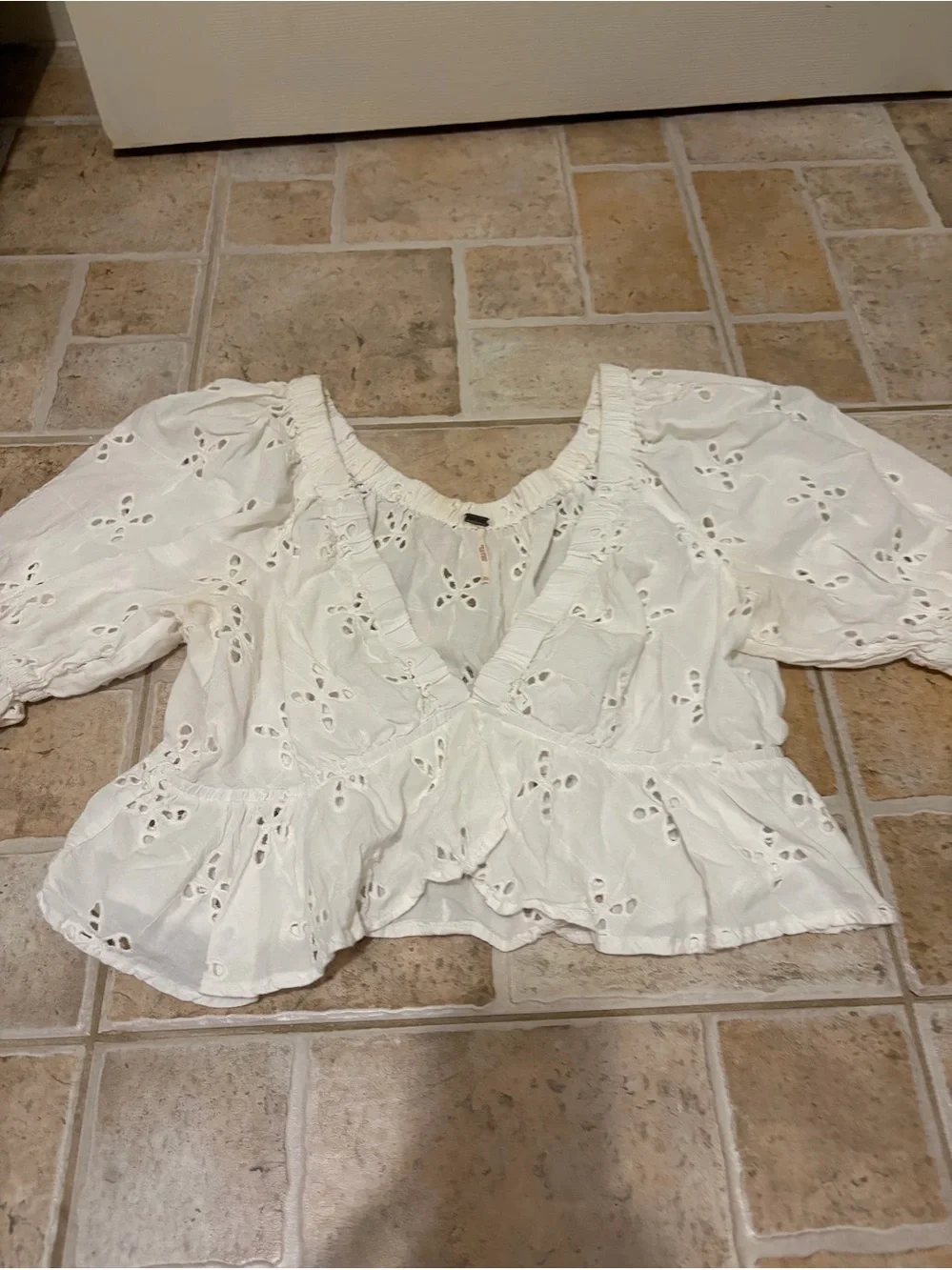Free people White Eyelet V-Neck Puff Sleeve Women's Top
